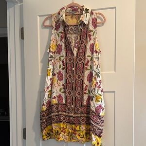 Floral Sleeveless Blouse with Mixed Patterns